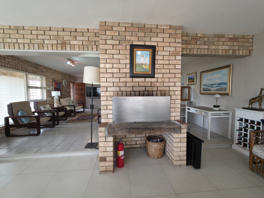 5 Bedroom Property for Sale in Ferreira Town Eastern Cape